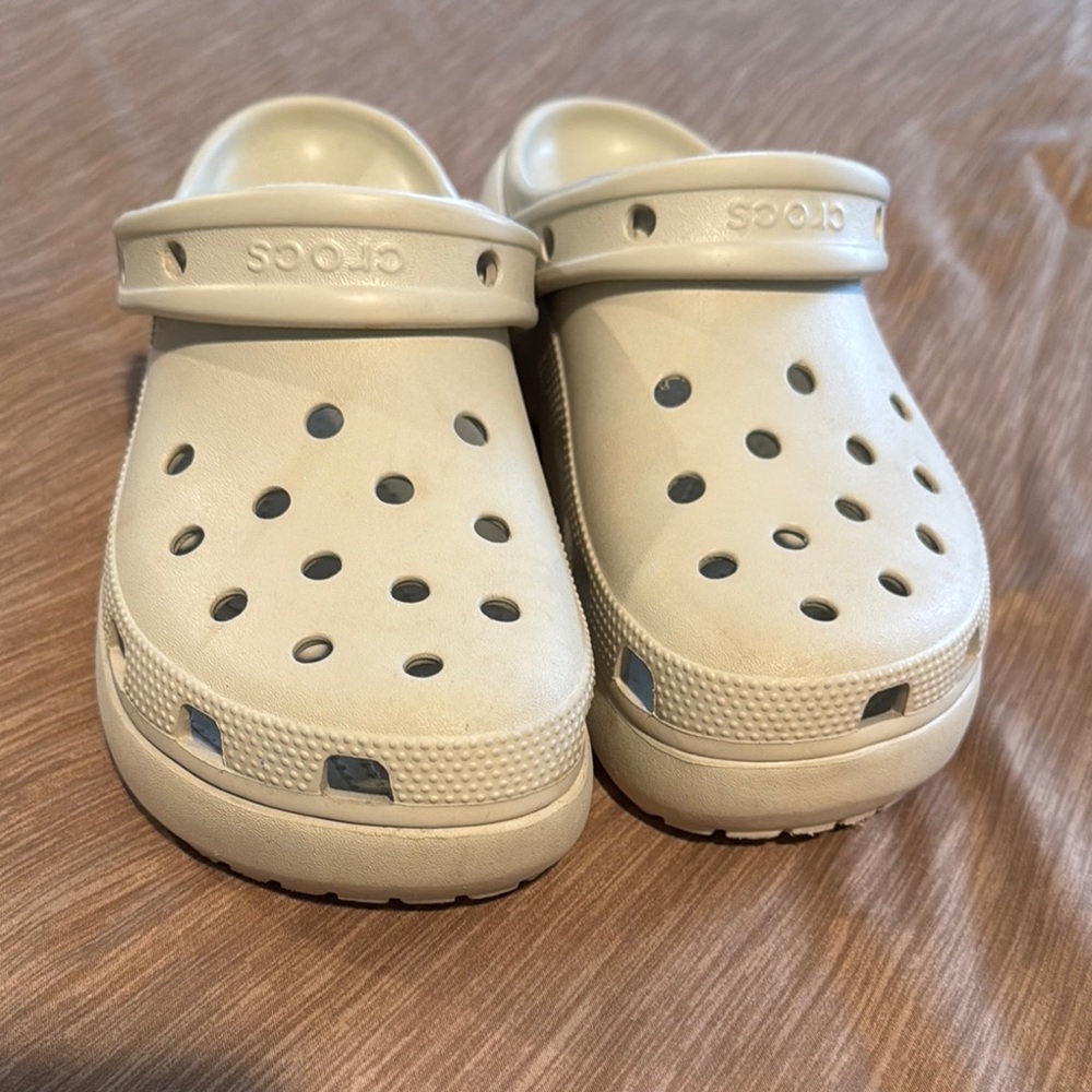 CROCS platform Mules in the color: bone